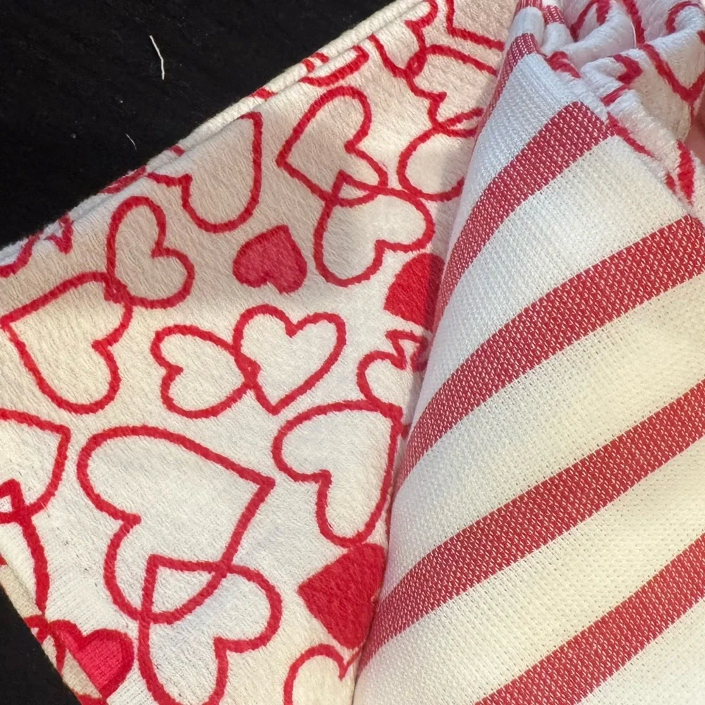 Kate Spade trio of towels -2 Red Heart Pattern 1 red stripes❤️fun 4 kitchen/bath
